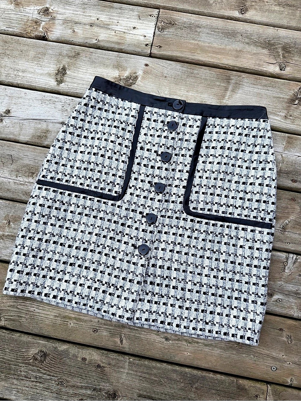 Karl Lagerfeld Paris Tweed Mini Skirt Black White Button Front Size 12